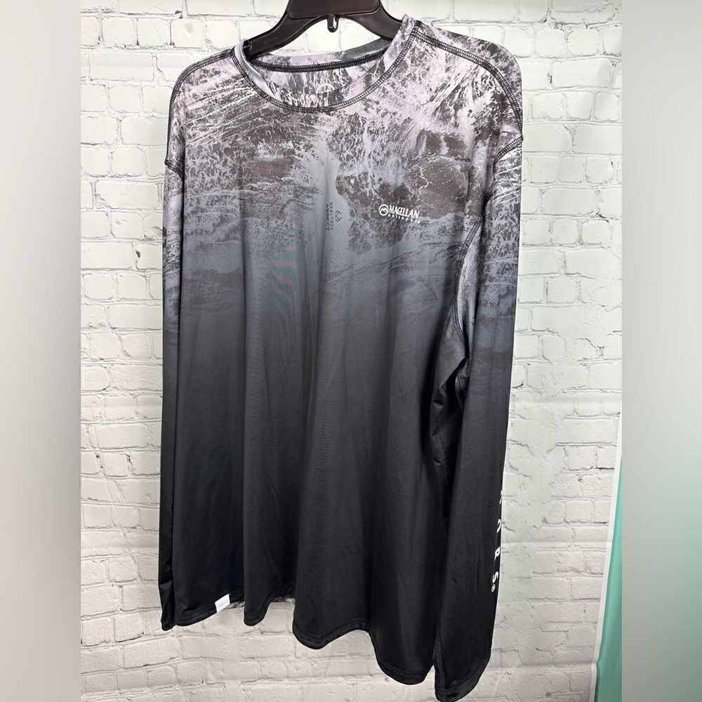Magellan Outdoors Men's Realtree Aspect Ombre Reversible Long Sleeve T-shirt.